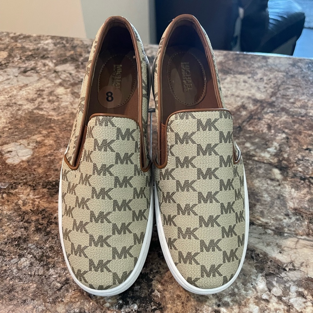 💕sold💕Michael Kors Slip On Sneakers - Picture 10 of 13